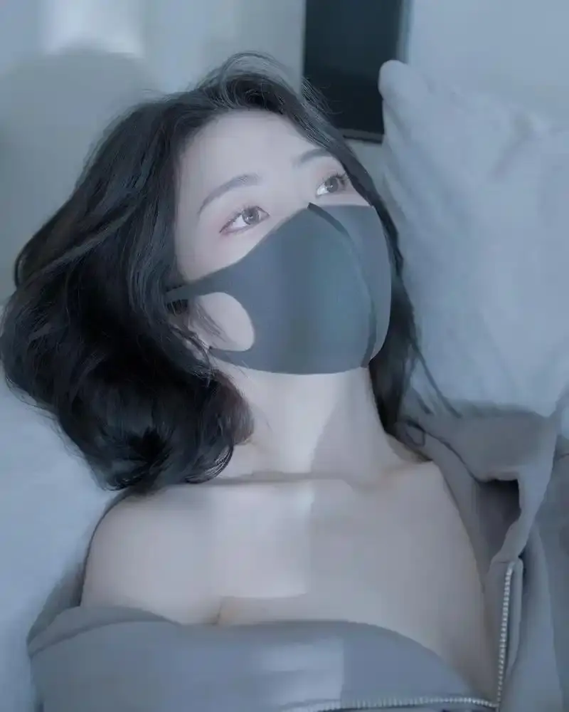《玩偶姐姐》深夜惊魂：虚拟玩偶《玩偶姐姐》无删减版1080P高清资源，沉浸式情感体验在线观看
